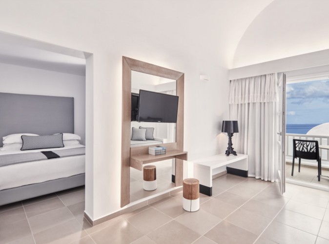 022_Aressana - Santorini - Schoene Aussichten Touristik - drz-aresana - USE AS MAIN PIC FOR PREMIUM ROOM_Q1A1561